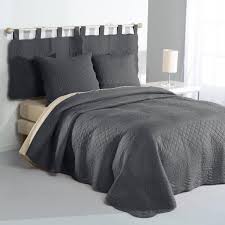 Ce nouveau tour de lit guili gribouilli est composé d'un panneau 40x180cm en forme de nuage pour lits à barreaux de 60x120cm. Jete De Lit Matelasse Coton Tertio Anthracite 3 Suisses