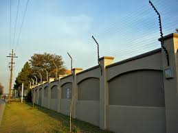 A quick tutorial on how to easily install an electric fence. Electric Fencing Mossel Bay Advertiser