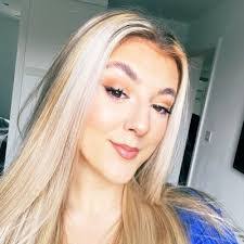 Lily Weir's Instagram, Twitter & Facebook