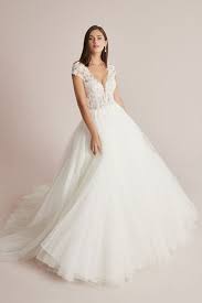 Check spelling or type a new query. Schauen Sie Sich Unsere Brautkleider An Justin Alexander