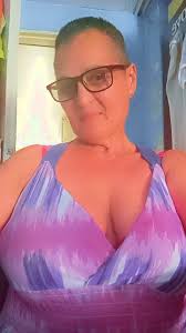 Hi im lorraine from lytham st annes. Thanks for letting me join the group.  Hope everyone is having a lovely weekend ☺️ x