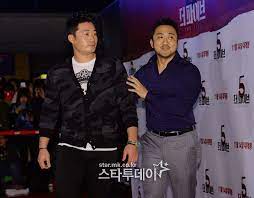 마동석<오승환<이대호<서장훈<오닐<야오밍 순으로 피지컬의 상대성이 마무리된다. í¬í†  ë§ˆë™ì„ ì˜¤ìŠ¹í™˜ ì„ ìˆ˜ ì˜†ì—ì„œë‹ˆ ìŠ¤íƒ€íˆ¬ë°ì´