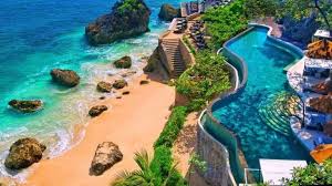 إندونيسيا أكبر دولة إسلامية بعدد السكان وغالبية سكانها البالغ تعدادهم أكثر من 260 مليون نسمة هم مسلمون حيث تمثل مانسبته أكثر من 88% منهم هم مسلمون، ولم يدخل الأندونيسيون الدين الإسلامي بالفتح، بل عن طريق التجار العرب. Ø¨Ø§ÙØµÙØ± Ø¬Ø§ÙØ±ØªØ§ ÙØ³ÙÙØ³Ø§Ø¡ Ø§ÙØ³ÙØ§Ø­Ø© Ø§ÙØ¥ÙØ¯ÙÙÙØ³ÙØ© Ø§ÙÙØªÙØ§ØºÙØ©