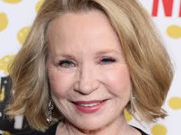 Debra Jo Rupp 2025: dating, net worth, tattoos, smoking & body measurements 