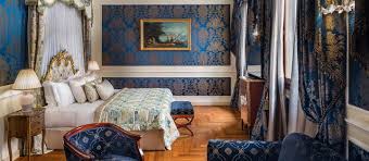 Discover our unforgettable experiences in italy, uk, france, maldives. Junior Suite Baglioni Hotel Luna Venice