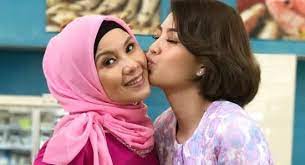 Sweetnya kak sheila rusly dengan janna nick, dah macam family. Janna Nick Menangis Minta Maaf Harap Hubungan Dengan Sheila Rusly Kembali Pulih