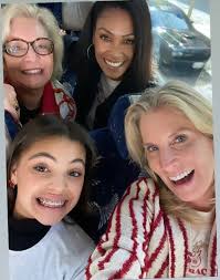 Annie Beth Cauley (@anniebeth72)