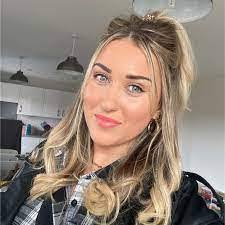 Rosie Horne's Instagram, Twitter & Facebook