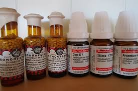 Das pferd fängt an zu beißen, weil bewegung fehlt. Nux Vomica Das Homoopathische Arzneimittelbild