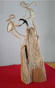 Bergsteiger Auf Bestellung Angefertigt Papierdrahtfigur Auf Treibholz Lfd Nr 46 Basteln Mit Papierdraht Basteln Mit Draht Papierskulpturen