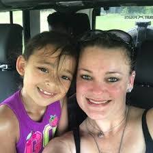 Lindsay Darnell's Instagram, Twitter & Facebook