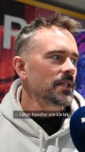 På lördag ställer sig Uddevallasonen Erik Segerstedt återigen på  Melodifestivalens scen, men den här gången som soloartist. Till  Bohusläningen berättar han om tv-programmet som inspirerade låten, ...