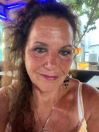 Hi I'm Sandra I'm 64 from Leeds looking for new friends ❤️