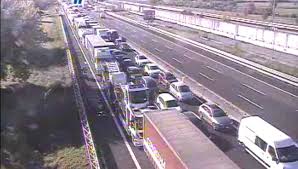Altro test con mare calmo, sollevato in 55 minuti. Incidente Sull Autostrada A1 Un Morto E Traffico Bloccato In Corso La Distribuzione Dell Acqua Urbanpost