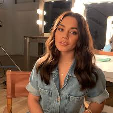Vanessa Hudgens Social Media 01 30 2020 In 2020 Vanessa Hudgens Hair Vanessa Hudgens Style Vanessa Hudgens