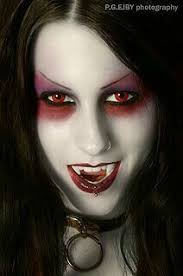 Pin By Beverly Herrington Woodbury On Beautiful Vampiress In 2020 Vampire Girls Female Vampire Scary Vampire