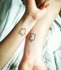 20 Small But Creative Couple Tattoos Cafemom Sleevetattoos Eslesen Dovmeler Cift Dovmeler Anlamli Dovmeler