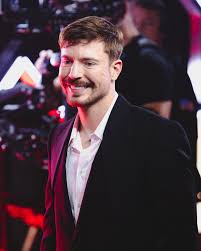 Stop scrolling. MrBeast just hit the #VMAs red carpet.⁣ ⁣ @MTV | #VMA