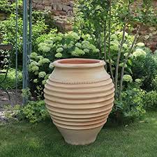 Die nutzung von amphoren als dekorationselemente im garten ist dagegen neueren ursprungs. Kreta Keramik Mediterrane Terrakotta Amphore 70 Cm Frostfest Hochwertige Pflanzamphore Fur Den Garten Terrasse Balkon Ficus Amazon De Garten