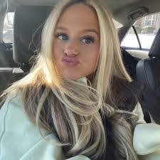 Ellie Kramer's Instagram, Twitter & Facebook