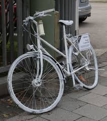 Datei Ghost Bike Hofmannstr 50 Obersendling Muenchen 2 Jpg Wikipedia