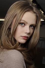 Frida Gustavsson Posting This To Remember Myself That My Ash Hair Pale Skin And My Steel Blue Eyes Are Dark Blonde Hair Light Brown Hair Light Ash Brown Hair