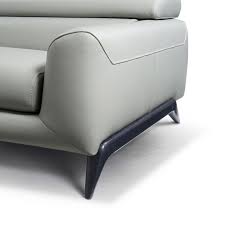Upholstered In Tendresse Leather Cowhide Corrected Grain Pigmented Finish Adjustable Backs With Manual Mechanism In Hr Foam Sofa Styling Sofa Sofa Pictures