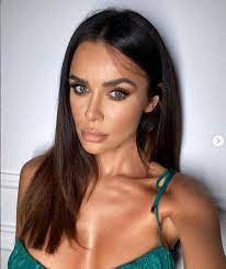 She began her modeling career at the age of 36 years old in 2012, take participated in euro in 2012, and won miss euro, after this she gives her appearance in european championships. Natalia Siwiec Galeria Zdjecie 3