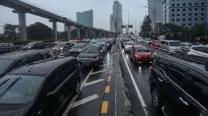 Selama lebih dari seminggu, bangladesh dicekam unjuk rasa massal yang dipicu oleh kematian dua bocah dalam suatu kecelakaan lalu lintas. Psbb Dki Belum Selesai Lalu Lintas Di Sejumlah Jalan Padat