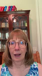 My review of Cinder (Book 1 of The Lunar Chronicles) by Marissa Meyer.  #fairytaleretellings #scifi #bookrecommendations #thelunarchronicles  #marissameyer