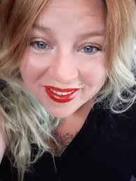 I love the unusual copper color with red lines