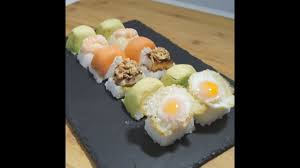 Encuentra recetas para cocinar desde tu casa, recetas sencillas y rapidas. Hacer Sushi Con Cubiteras De Hielo Sushi Facil Y Rapido Hacer Sushi Sushi Recetas De Comida
