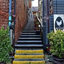 Must-Try Cocktail Bar in Capitol Hill | The Betsy