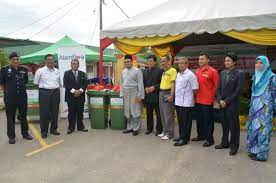 1, bangunan mara jalan besar 17500 tanah merah, kelantan tel: Md Tanah Merah On Twitter Majlis Penyerahan 52 Unit Tong Sisa Mudah Alih Kepada Majlis Daerah Tanah Merah Telah Diadakan Pada 4 Ogos 2015 Http T Co W9p0rqgayx