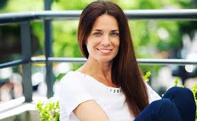 Platinum hair dyes and silver colors also come in handy when you are looking to gradually turn your hair gray. What Is The Best Hair Color For Grey Hair In 2021 Health Ambition