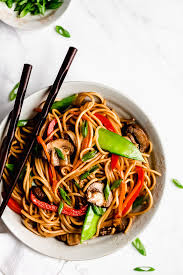 Easy lo mein recipe with egg noodles, healthy ingredients, yummy sauce and takes 15 mins to make! 15 Minute Vegetable Lo Mein Garnish Glaze