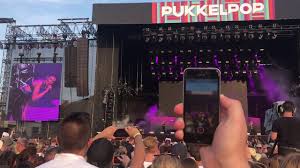 Again, we greatly appreciate your patience as we waited for this project to be pressed and delivered. Dua Lipa One Kiss Pukkelpop 2018 Youtube
