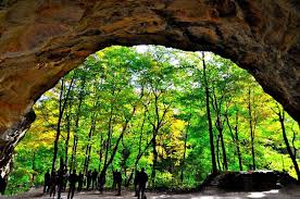 State of illinois, characterized by the many canyons within its 2,630 acres. Starved Rock State Park