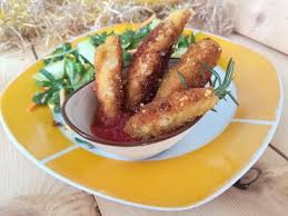Ingredienti per 4 persone petto di pollo a fette, 250 gr fagiolini lessi, 100 gr mais in grani, 150 ml di panna acida, 2 cucchiai di olio extravergine d'oliva, sale. Straccetti Di Petto Di Pollo Senza Uovo Ricette Di Lia Camilla Maison