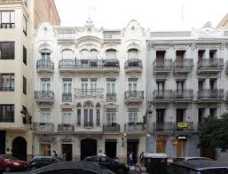 Situada en la calle sorní número 6, cerca de la calle colón, se encuentra la casa de los su nombre proviene precisamente de la decoración, ya que la mayoría de los ornamentos que la adornan son dragones. El Modernismo En Valencia Un Gran Desconocido Recorrido 3 Valencia En Autocaravana