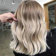 The Perfect Blonde Balayage Crop Blunt Lob And Summer Blonde Hair Style And Colourist Goals Fortryingathome In 2020 Summer Blonde Hair Creamy Blonde Blonde Balayage