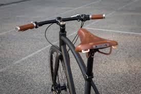 Im Kundenauftrag Und In Erinnerung An Den Viel Zu Fruh Verstorbenen Us Rahmenbauer Ezra Caldwell Aka Fast Boy Cycles Hat Tom Callahan Aka Hors Fixie Fahrrad Retro Fahrrad Und Stahlrahmen