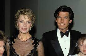 She was an actress, known for for your eyes only (1981), remington steele (1982) and rough cut (1980). Cassandra Harris Google æœå°‹