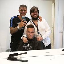 ¿pensando en cortarte el pelo? Cortes De Pelo Baile Del Despacito Y Futbol Asi Es La Intimidad De Mauro Icardi Con Lautaro Martinez En El Inter Infobae