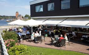 Finkenwerder is a neighborhood that travelers like for its restaurants. Finkenwerder Elbblick Hamburg Kulinarisch