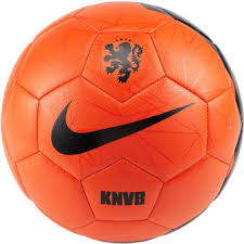 Voor het bouwen van stadions en andere faciliteiten wordt misbruik gemaakt van live op tv. Nike Nederland Prestige Voetbal Oranje Intersport Nl