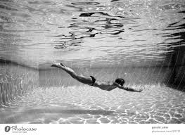 Nixe im Pool Schwimmbad - ein lizenzfreies Stock Foto von Photocase