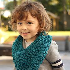 If you have any extra yarn from projects, this is a great way to use them up as you can stop whenever. Kids Moss Stitch Cowl Free Knitting Pattern Gina Michele