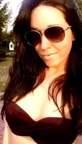 Kat Steele (@_katjsteele)