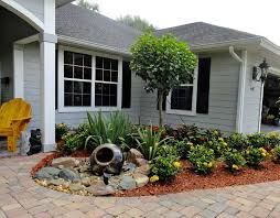 Curb appeal in a day: Lawn And Flowers Edging Ideas Small Front Yard Landscaping Front Yard Landscaping Front Yard Garden